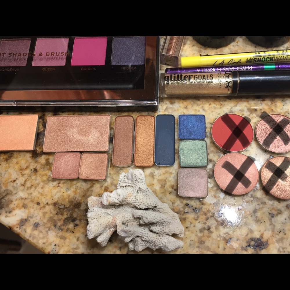 Makeup bundle - Picture 3 of 4